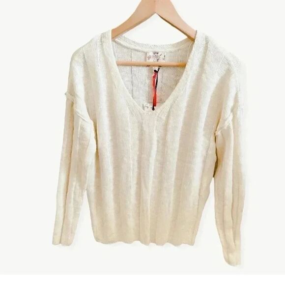 Hippie Rose Winter White V Neck Womens Sweater Sz Small - Picture 1 of 4